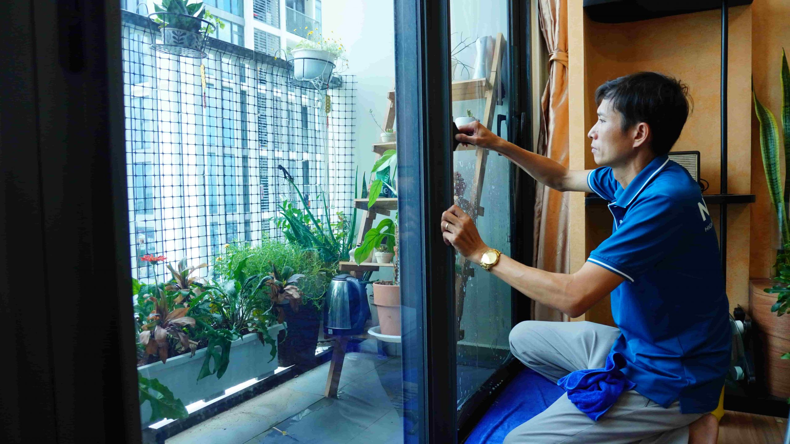 Hình ảnh thi công thực tế phim cách nhiệt B60