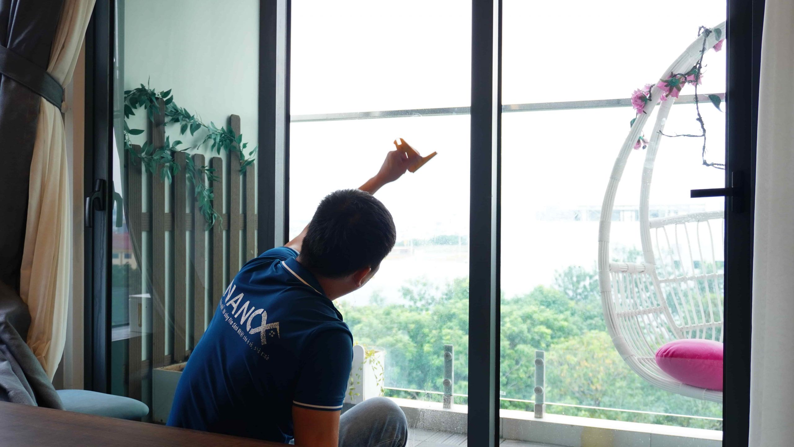 Hình ảnh thi công thực tế phim cách nhiệt B30