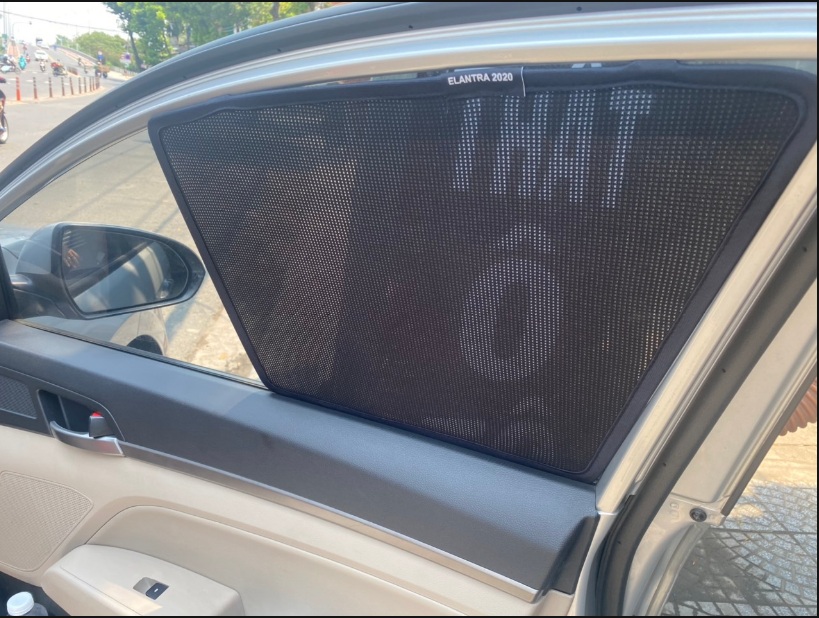 Rèm chắn nắng cửa kính ô tô các dòng xe tại Đà Nẵng
